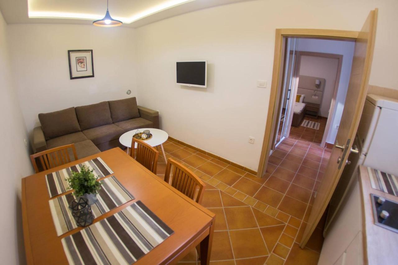 Apartments By The Sea Gradac, Makarska - 16039 Gradac  Zewnętrze zdjęcie