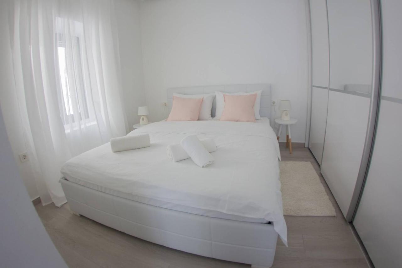 Apartments By The Sea Gradac, Makarska - 16039 Gradac  Zewnętrze zdjęcie